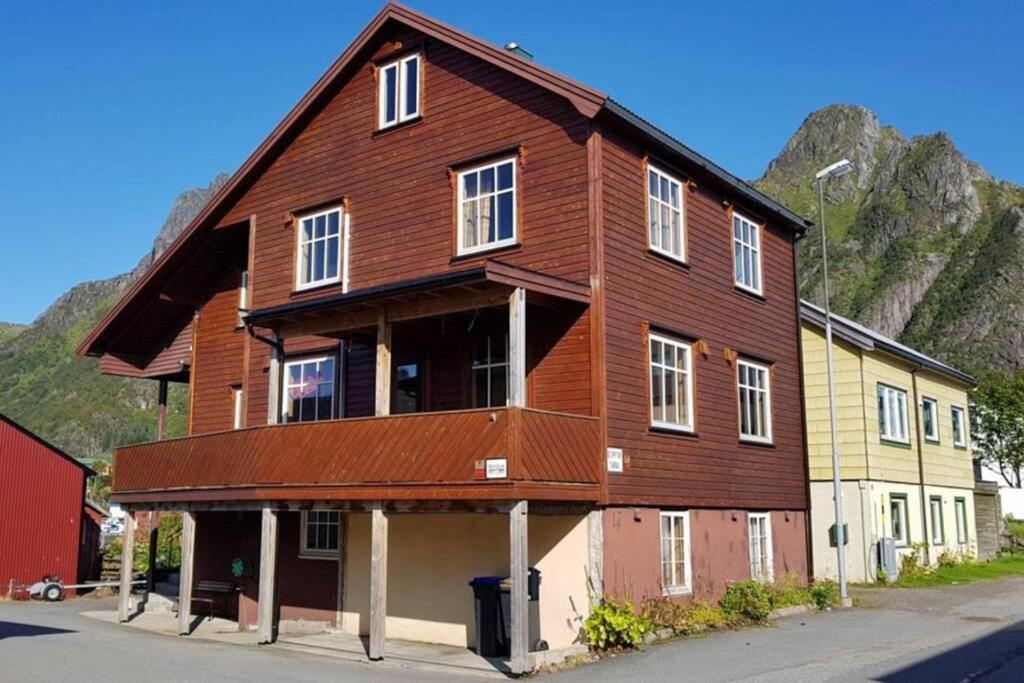 Koselig Hus I Havna Apartment Svolvaer Bagian luar foto