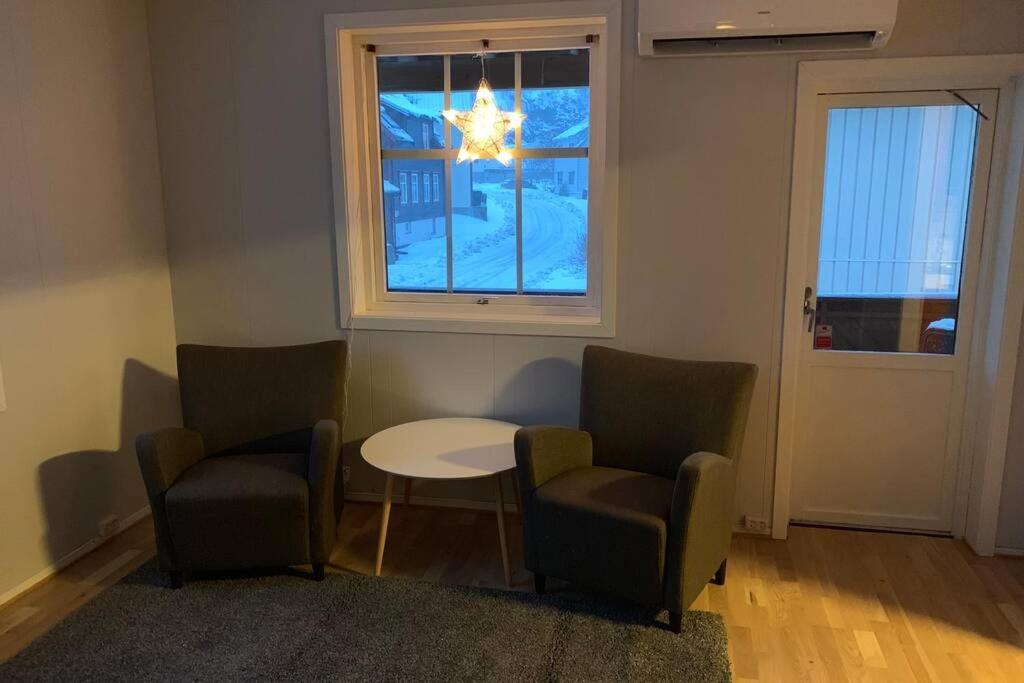 Koselig Hus I Havna Apartment Svolvaer Bagian luar foto