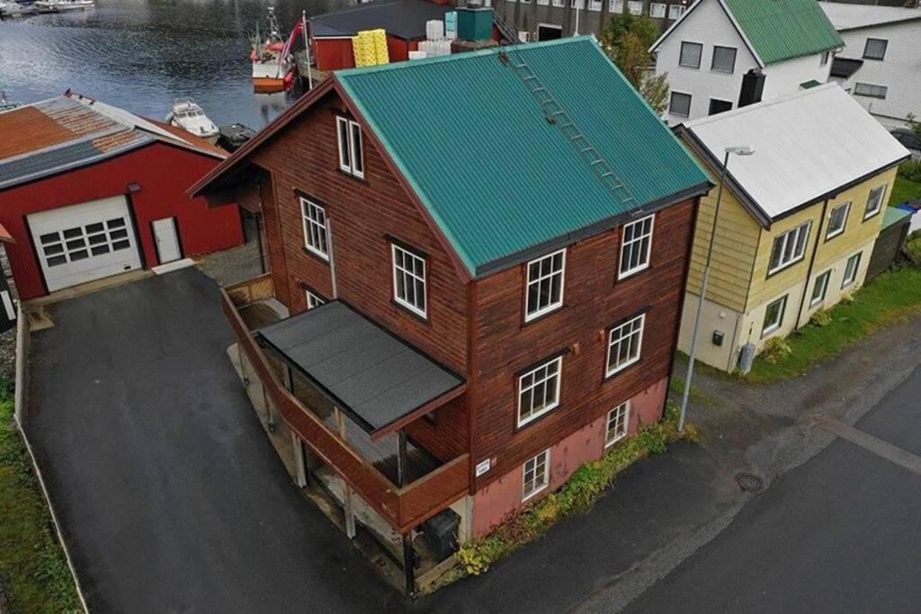 Koselig Hus I Havna Apartment Svolvaer Bagian luar foto